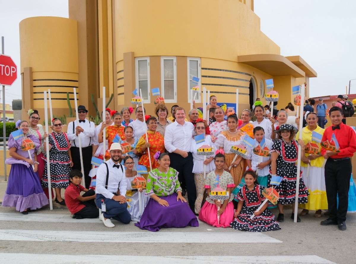 Prome Minister Mike Eman a atende e dia di monumento na San Nicolas