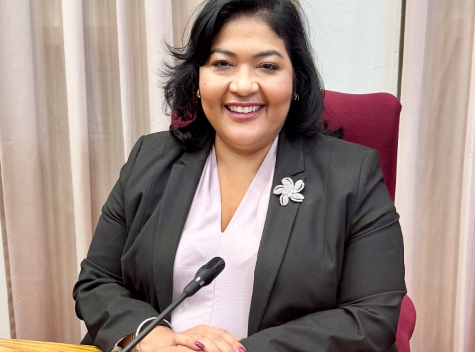 Ex-Minister Maduro ta satisfecho cu e reconocimento di Aruba den raport reciente di Fitch Ratings