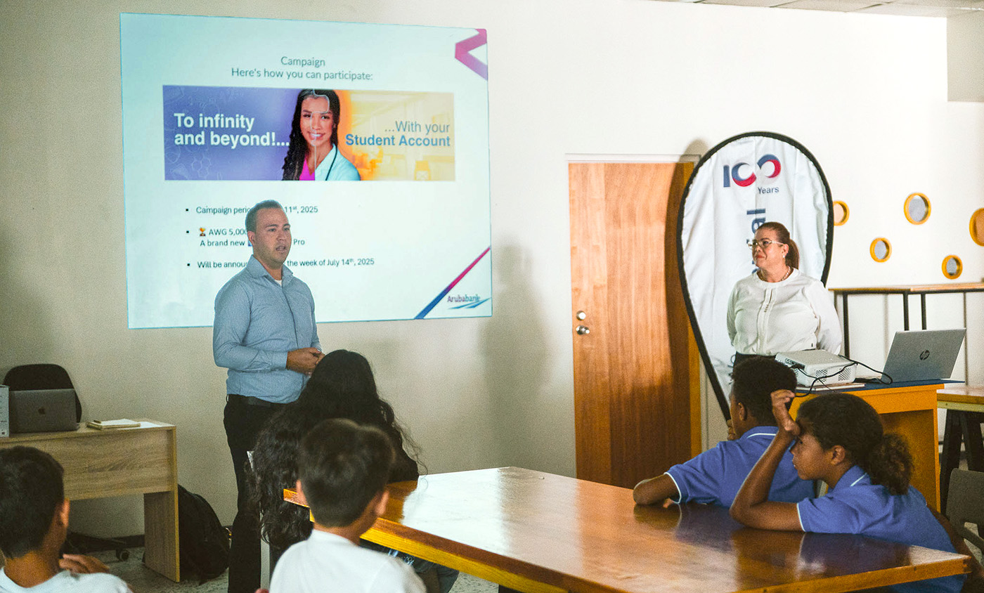 Aruba Bank ta inspira studiante na Edu Campus   