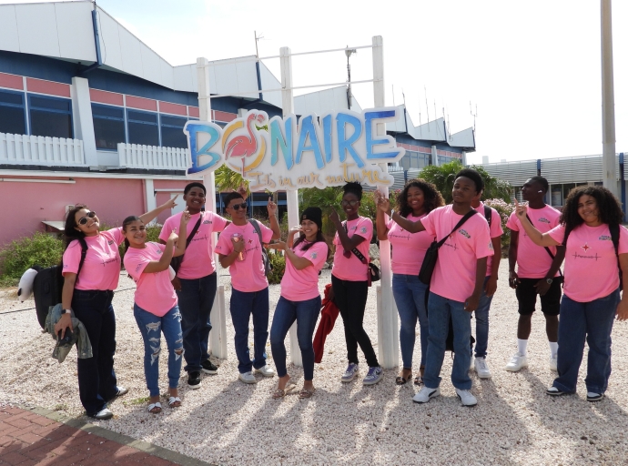 Aruba a wordo bon representa den Arte di Palabra  ABC 2025 na Boneiro