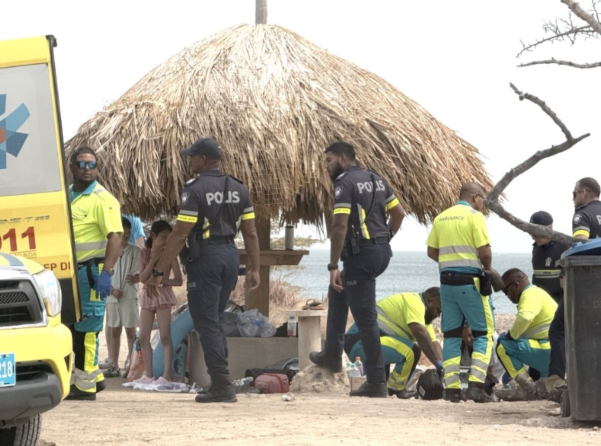 Boto a dal 2 turista na Tres Trapi y despues djis move desaparece