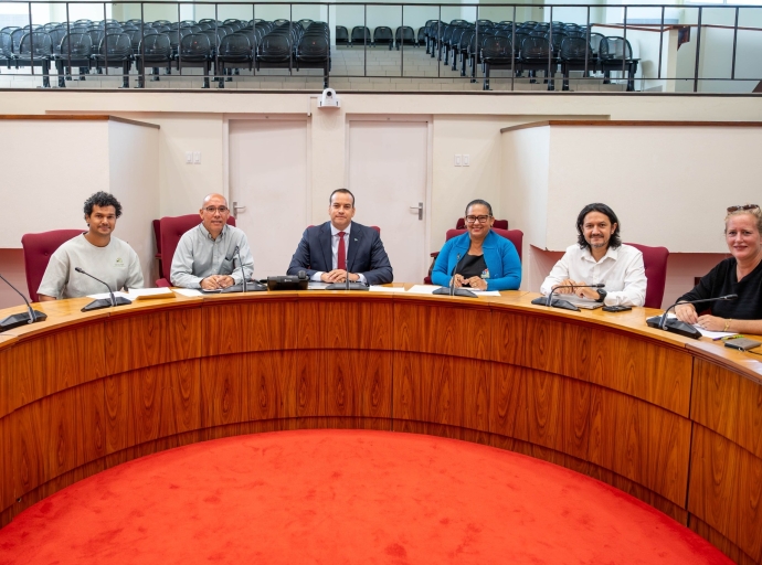 Minister Geoffrey Wever a presenta na Parlamento di Aruba plan ambicioso pa impulsa Agricultura Comercial na Aruba