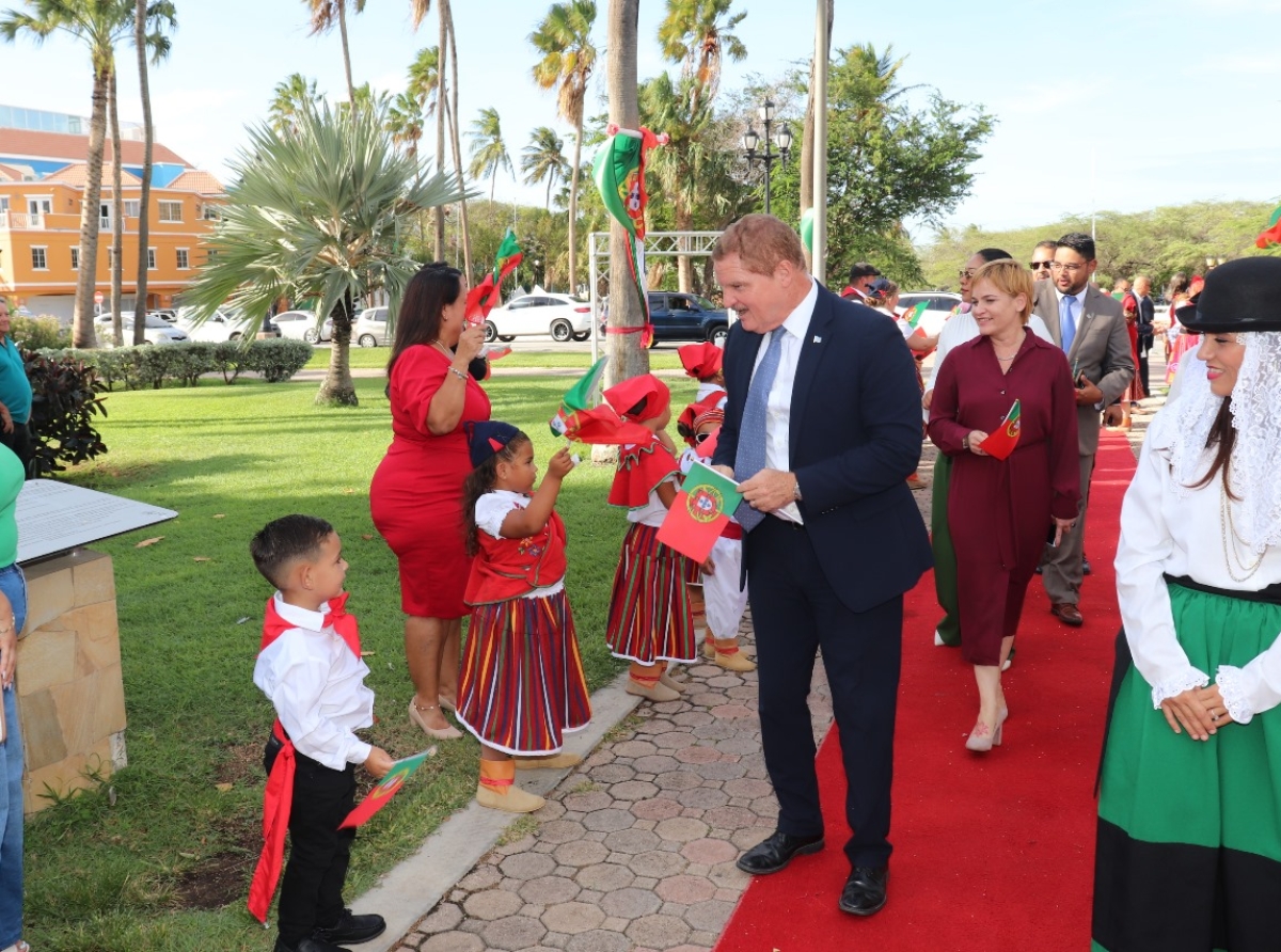 Discurso di Premier Mike Eman honrando Dia di Portugal