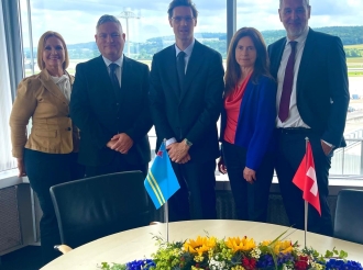 Aruba a firma acuerdo di aviacion cu Suisa