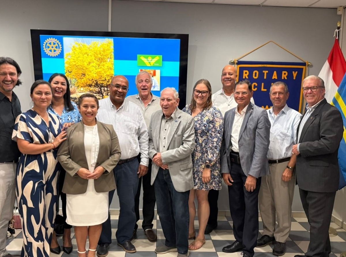 Rotary Club Aruba a honra Jeffrey Matos cu un ‘Paul Harris Award’