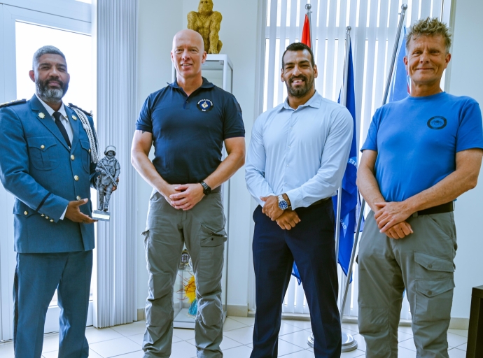 Bishita di DSI di Hulanda na Cuerpo Policial Aruba