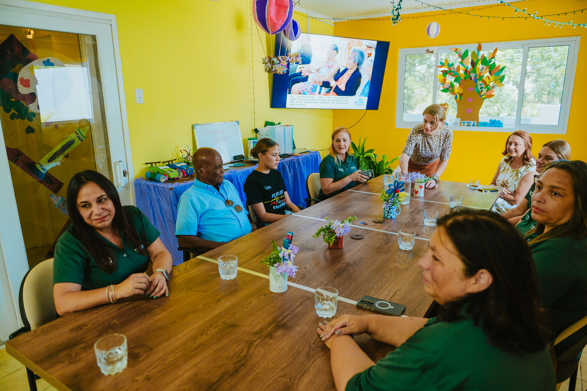 Aruba Bank cu donacion di AWG 100,000 na Stichting CasMarie