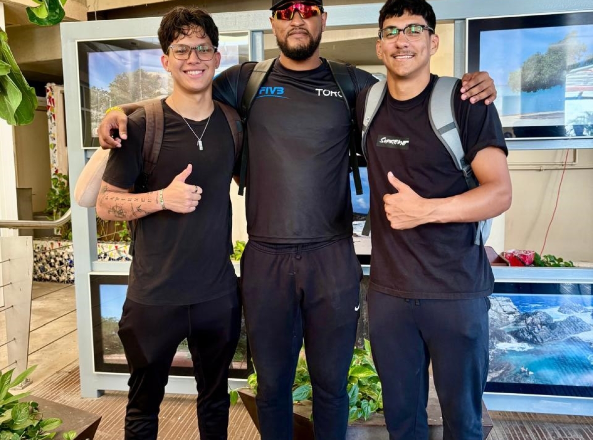 Dos hoben pa Beach Volleyball na Cayman Islands
