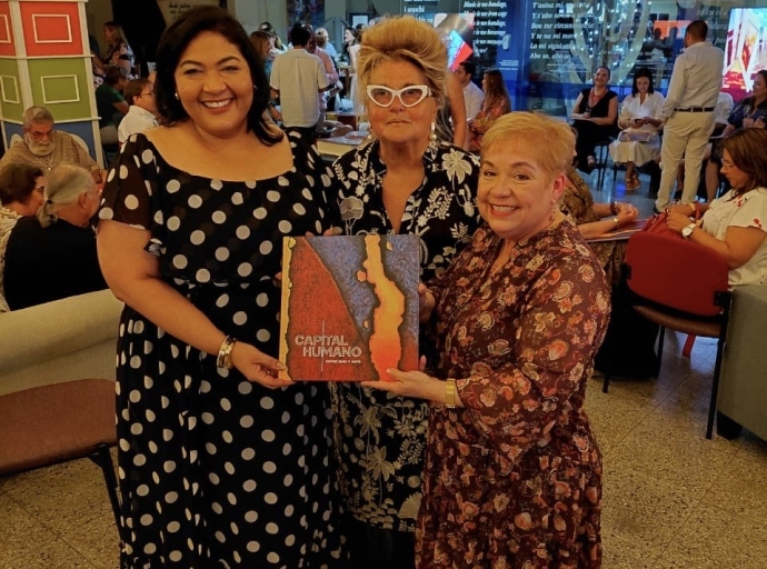 Parlamentario Xiomara Maduro ta felicita Biblioteca Nacional cu lansamento di e buki ' Capital Humano entre buki y arte'