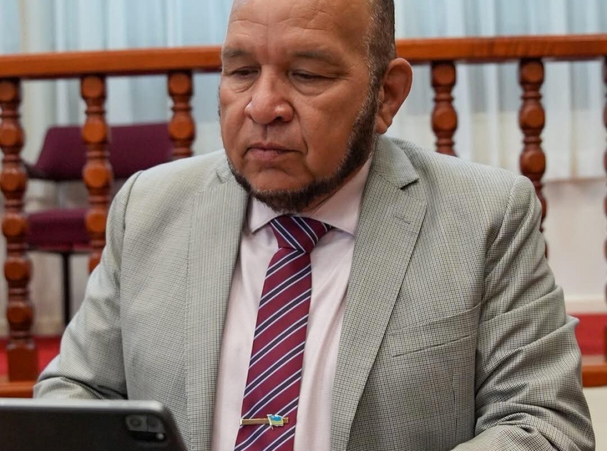 Parlamentario Endy Croes: Tin hende tin gevoel y otro NO