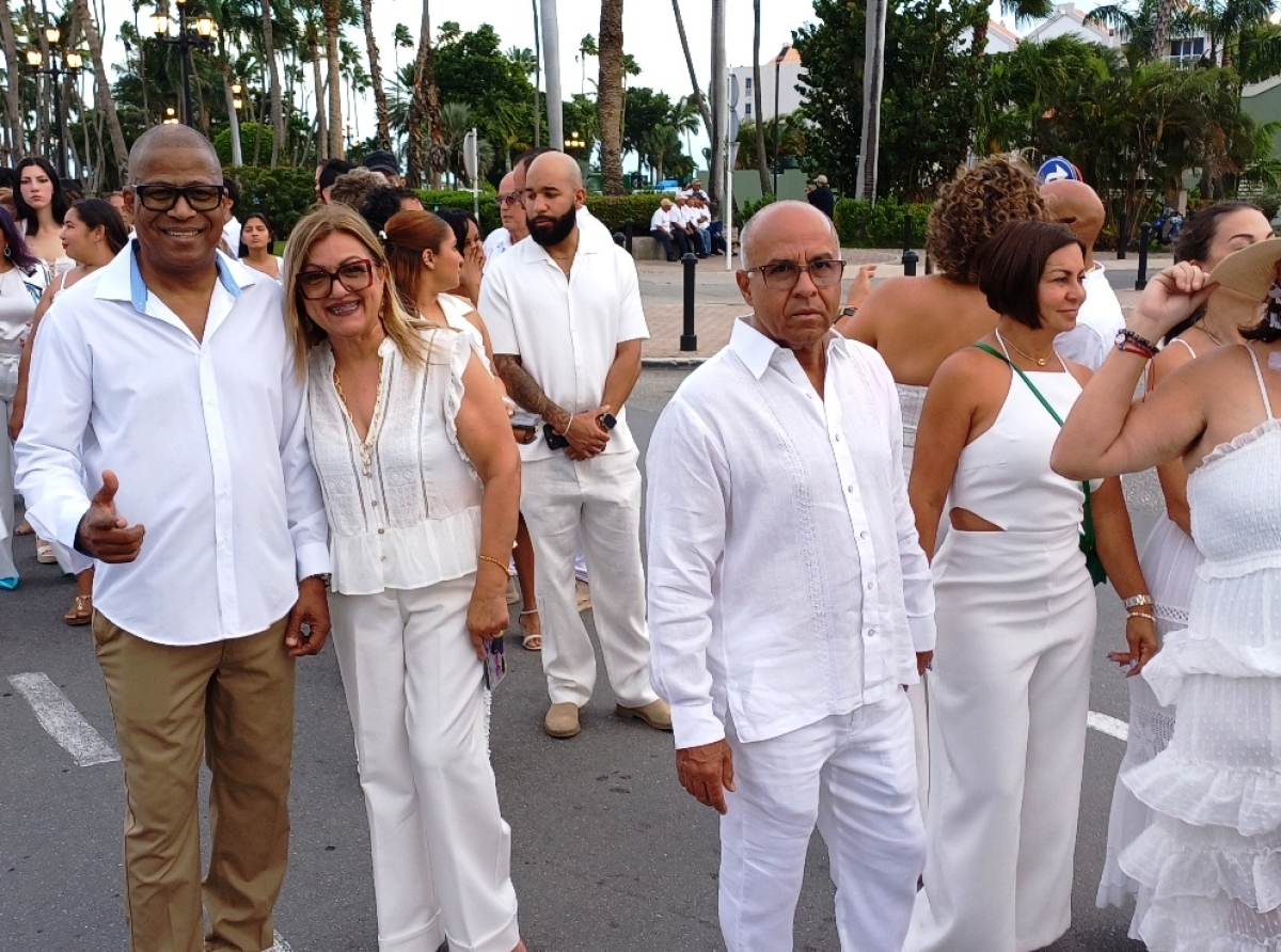 Long Table di Wind Creek ta mas cu solamente come dushi cuminda