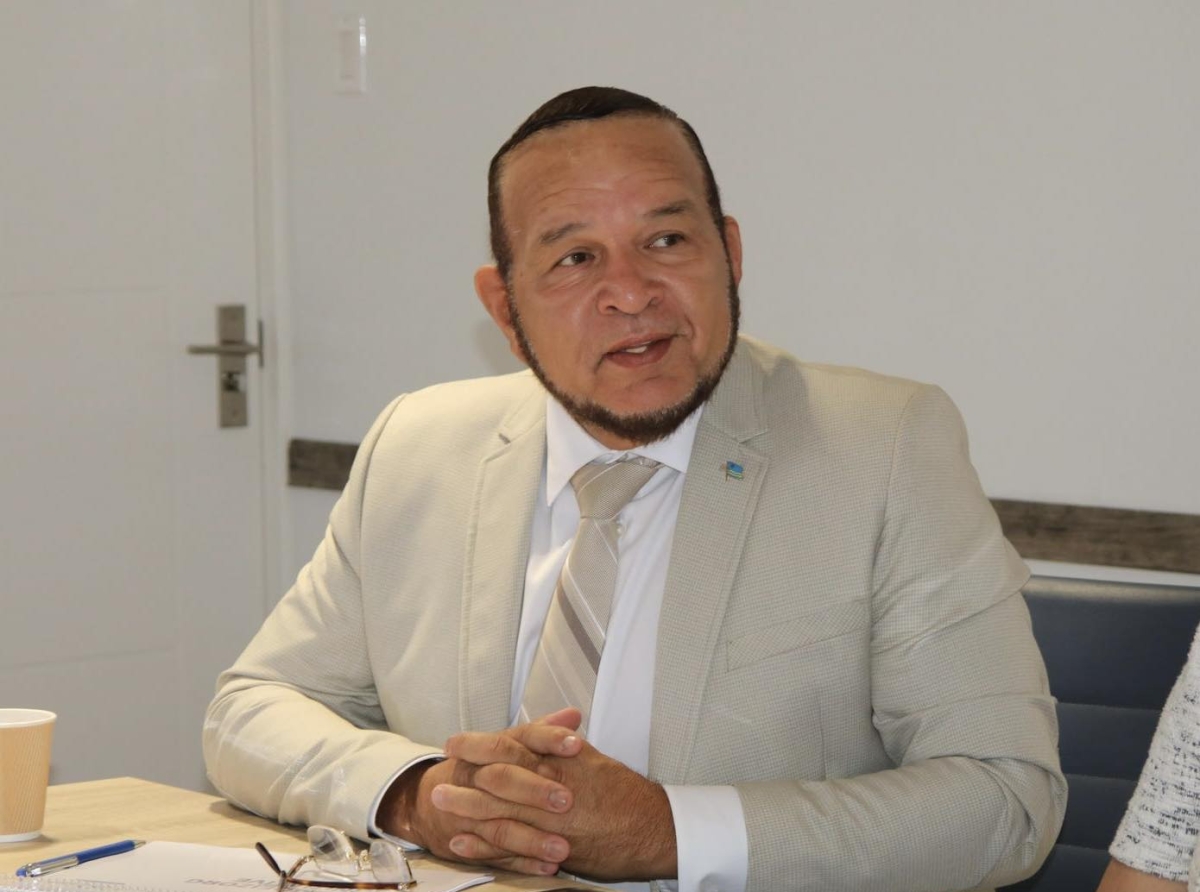 Parlamentario Endy Croes: A kibra regla di bon gobernacion