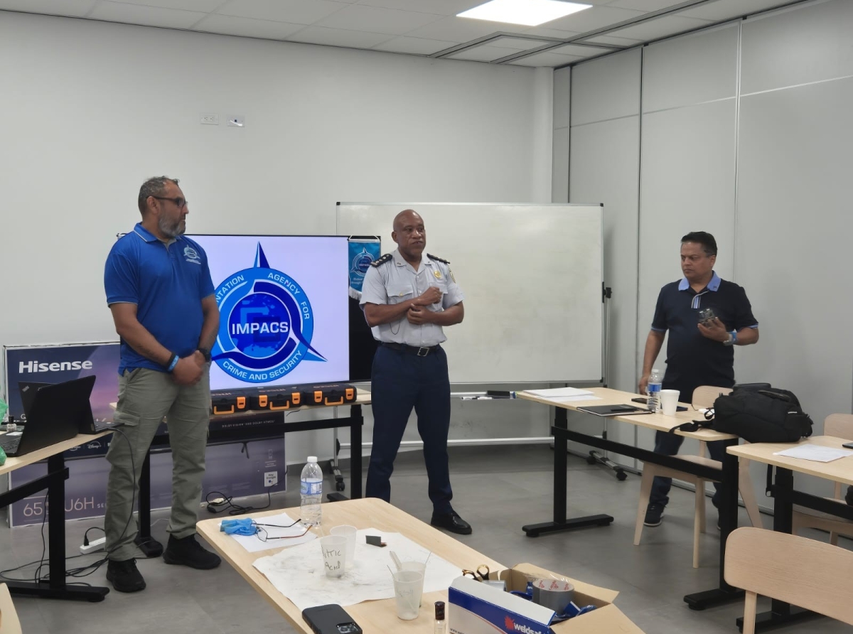 Entrenamento forense di CARICOM ta fortalece e lucha contra crimen cu arma di candela den Caribe