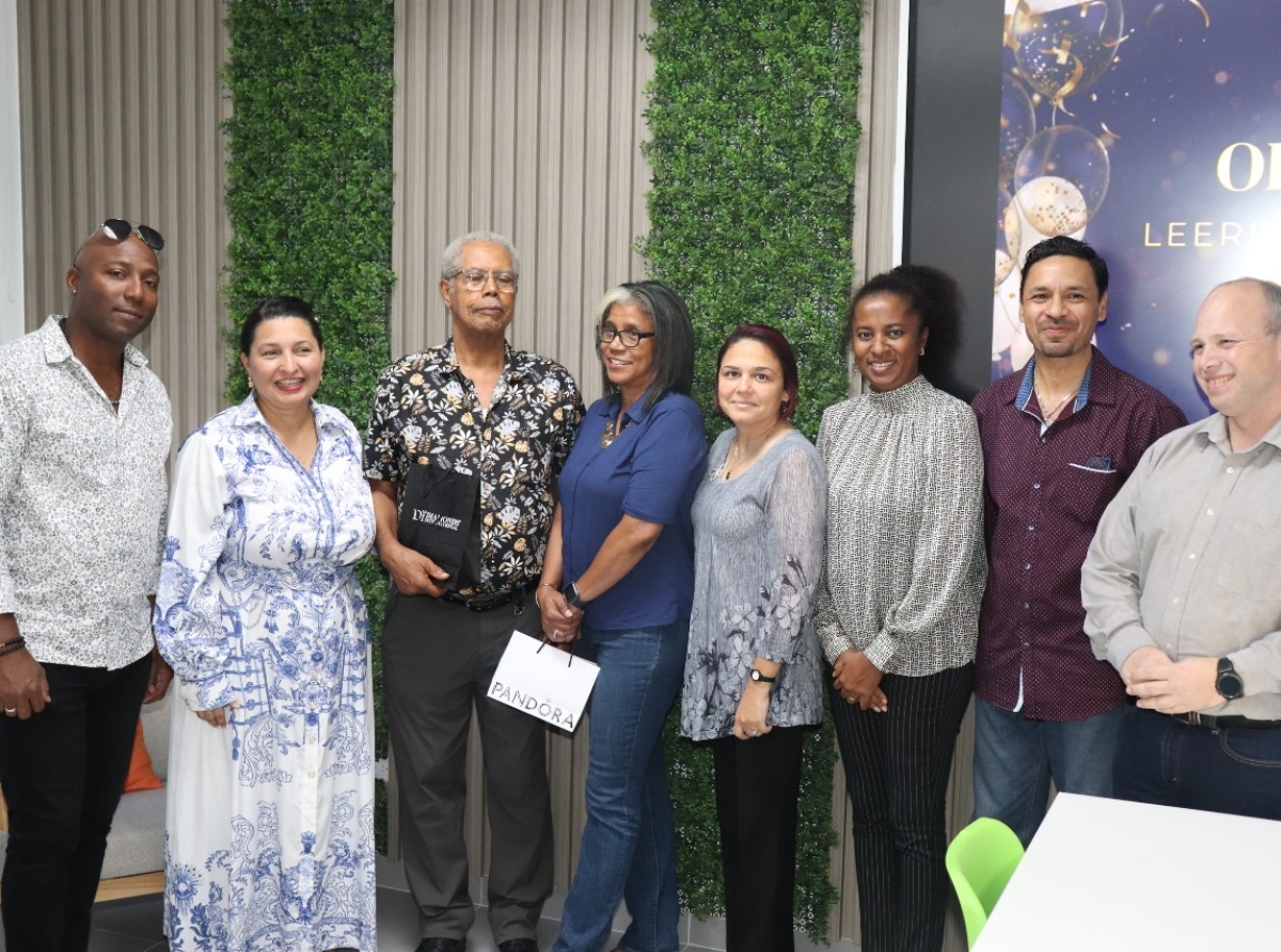 Apertura oficial di e espacio pa studiante di Avondmavo den colaboracion cu Colegio EPI