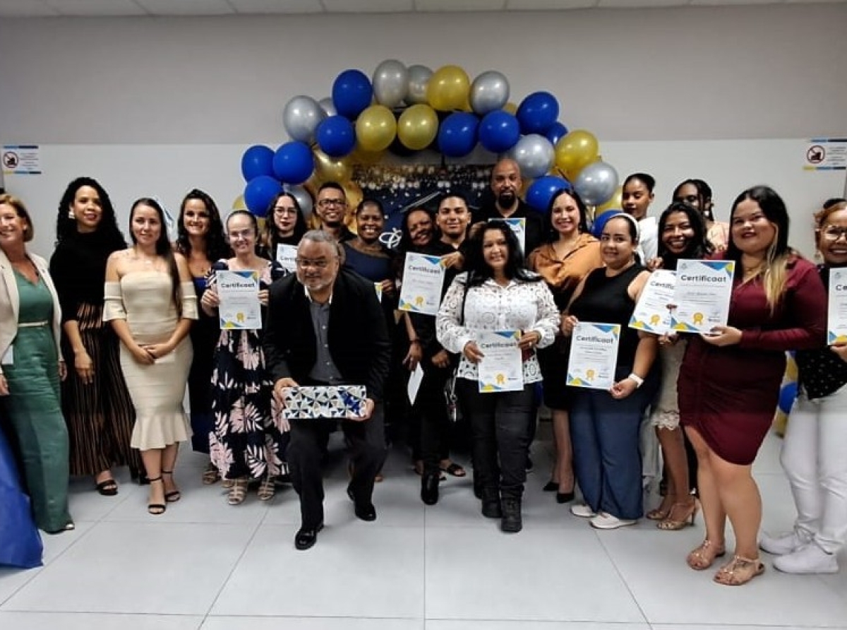 Grupo di cursista na Enseñanza pa Empleo a finaliza ‘Supervisor Management’