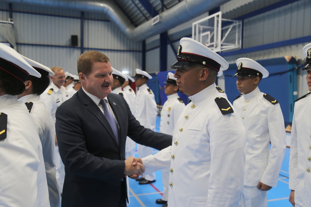 Prome Minister Mike Eman na ceremonia di huramentacion di Arumil