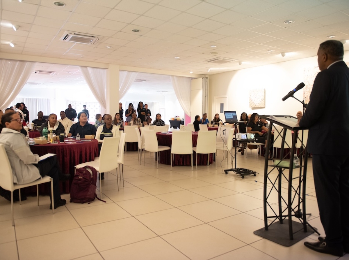 Minister di Husticia a asisti na conferencia Halt di Reclassering