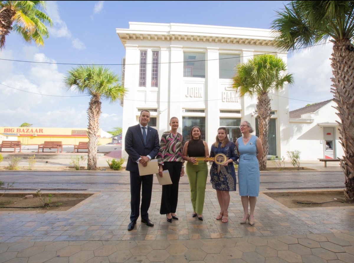 Revitalisacion di Oranjestad ta sigui cu restauracion y renobacion di e edificio “John G. Eman”
