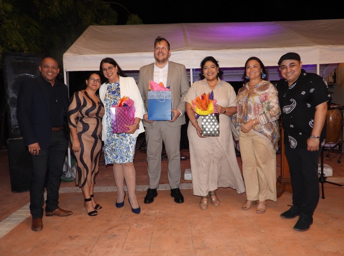 Ministro presente na celebracion di aniversario di UNOCA