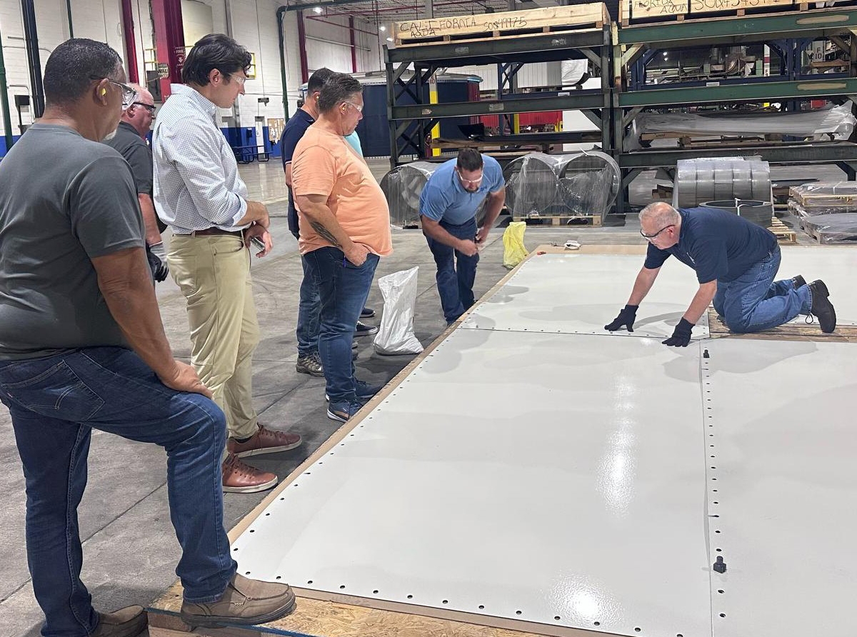 WEB a bay haci control exitoso di e ‘Glass Fused Steel Bottom Plate’ cu ta wordo fabrica na Chicago