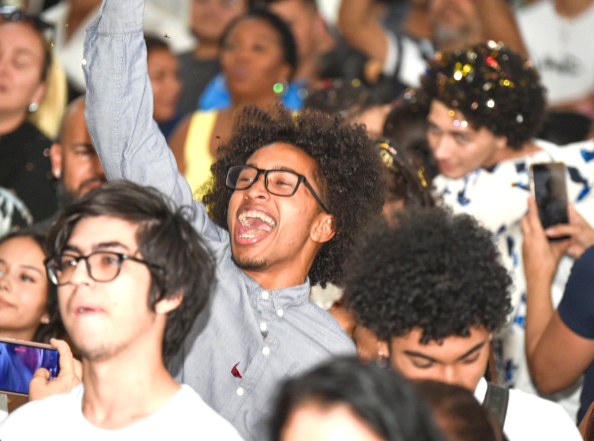 Asina EPB Oranjestad a despedi di tur su graduadonan