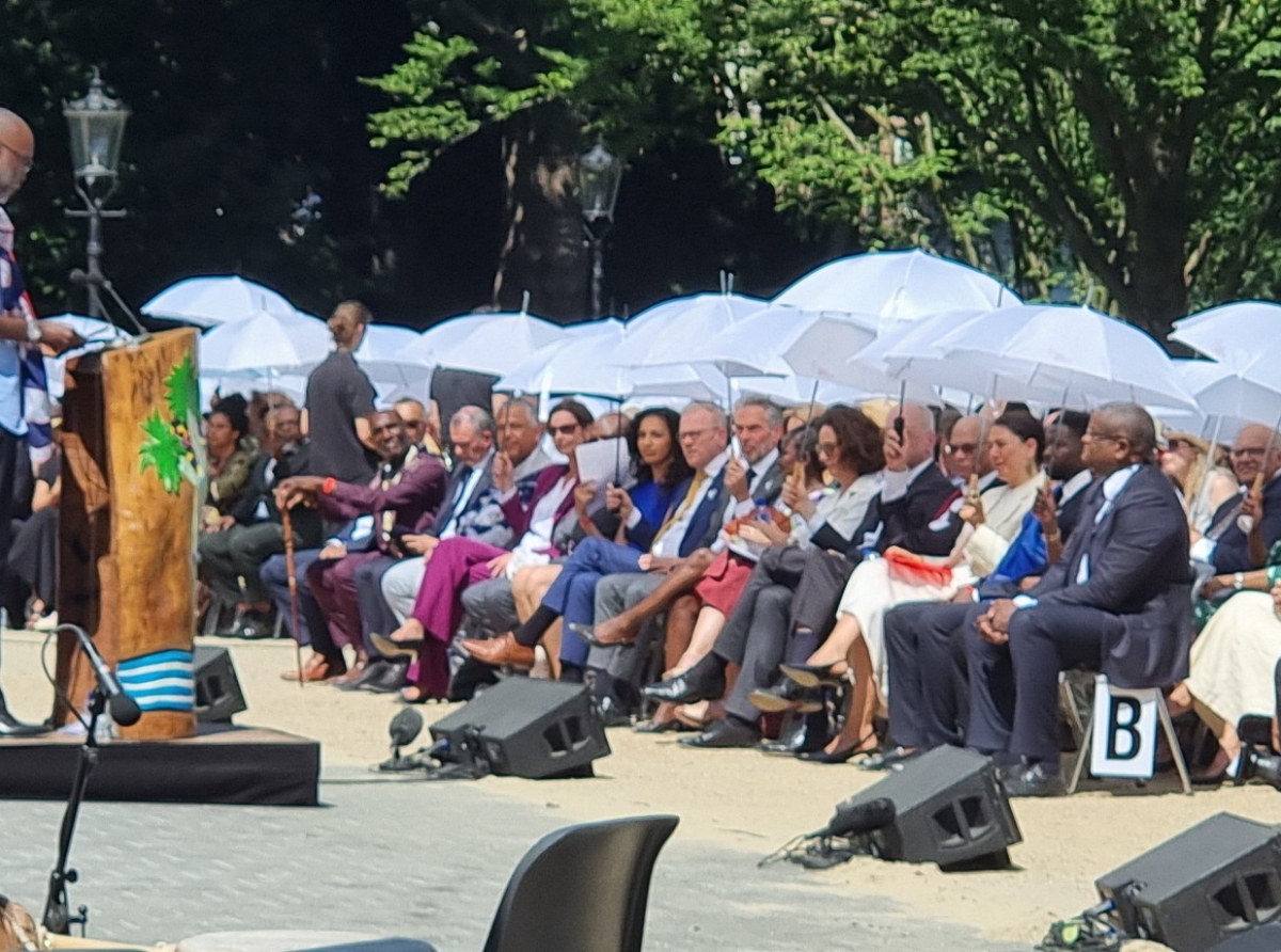 Aruba a pone krans na Conmemoracion Nacional di e Abolicion di Slavitud 2025