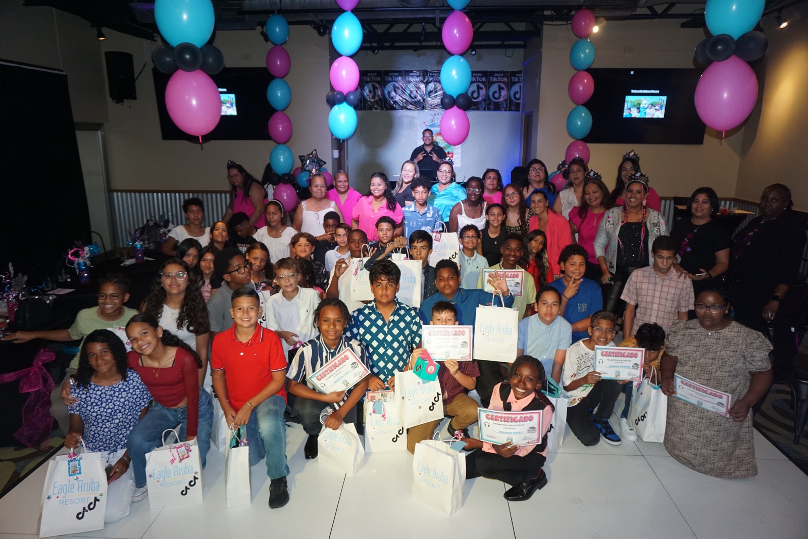 Bureau Traimerdia Aruba a celebra graduacion pa su muchanan