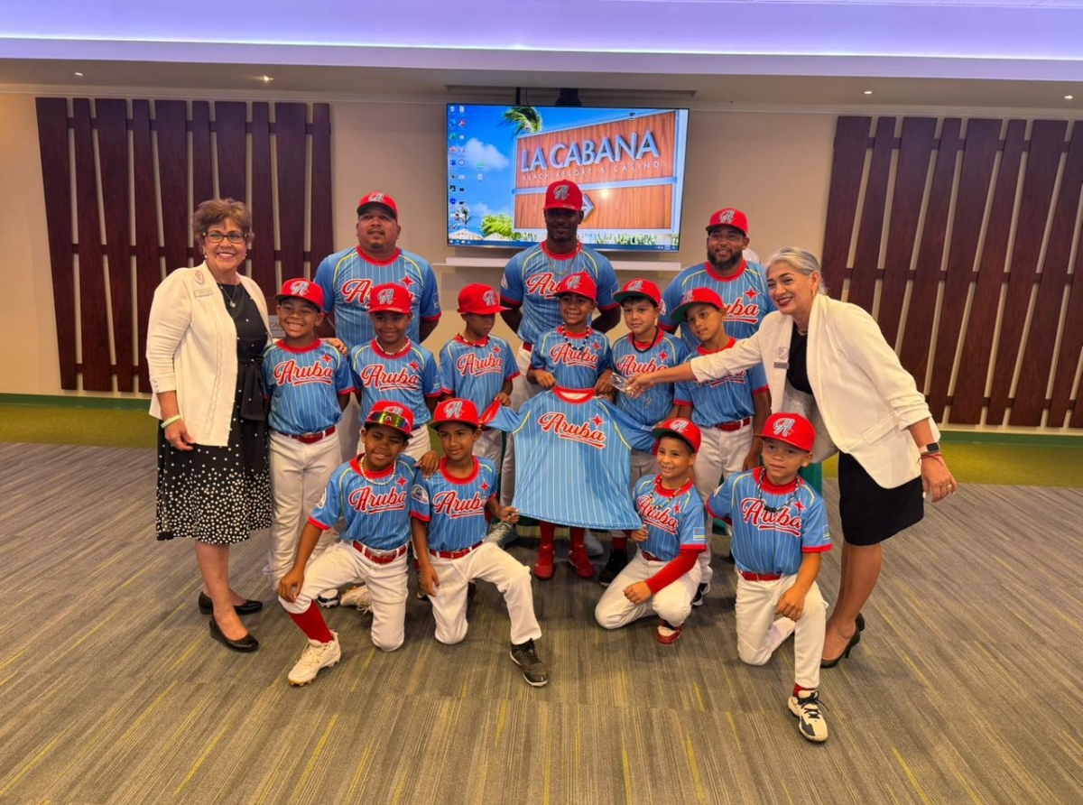 Bautismo di uniform di Team Oranjestad