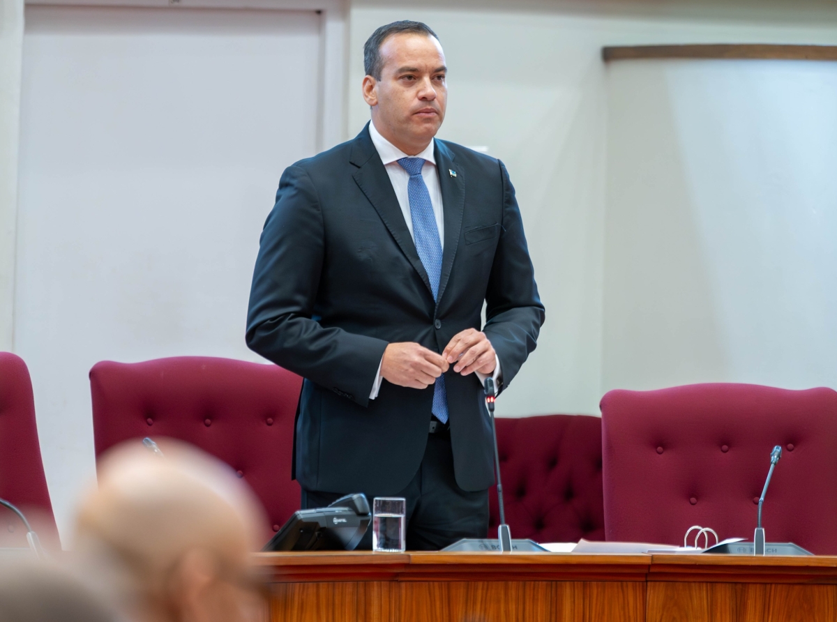 Comienzo di pidi informacion pa un sistema nobo di IT pa proceso presupuestario
