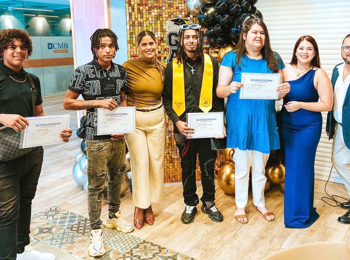 Ministro Gerlien presente na Graduacion di Scolnan SPO