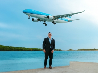 KLM cu lo tin dos vuelo semanal adicional pa Aruba den winter