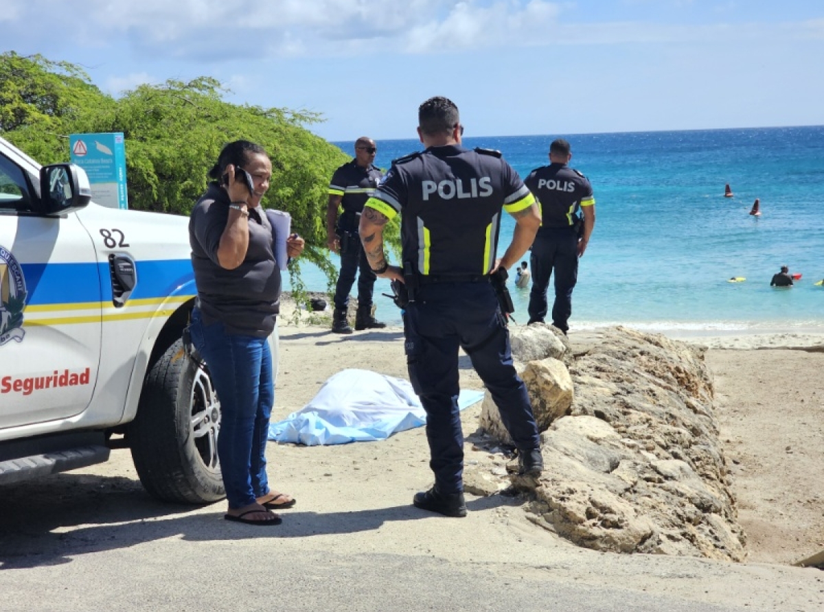 Turista Mericano a bira malo y a fayece na Boca Catalina