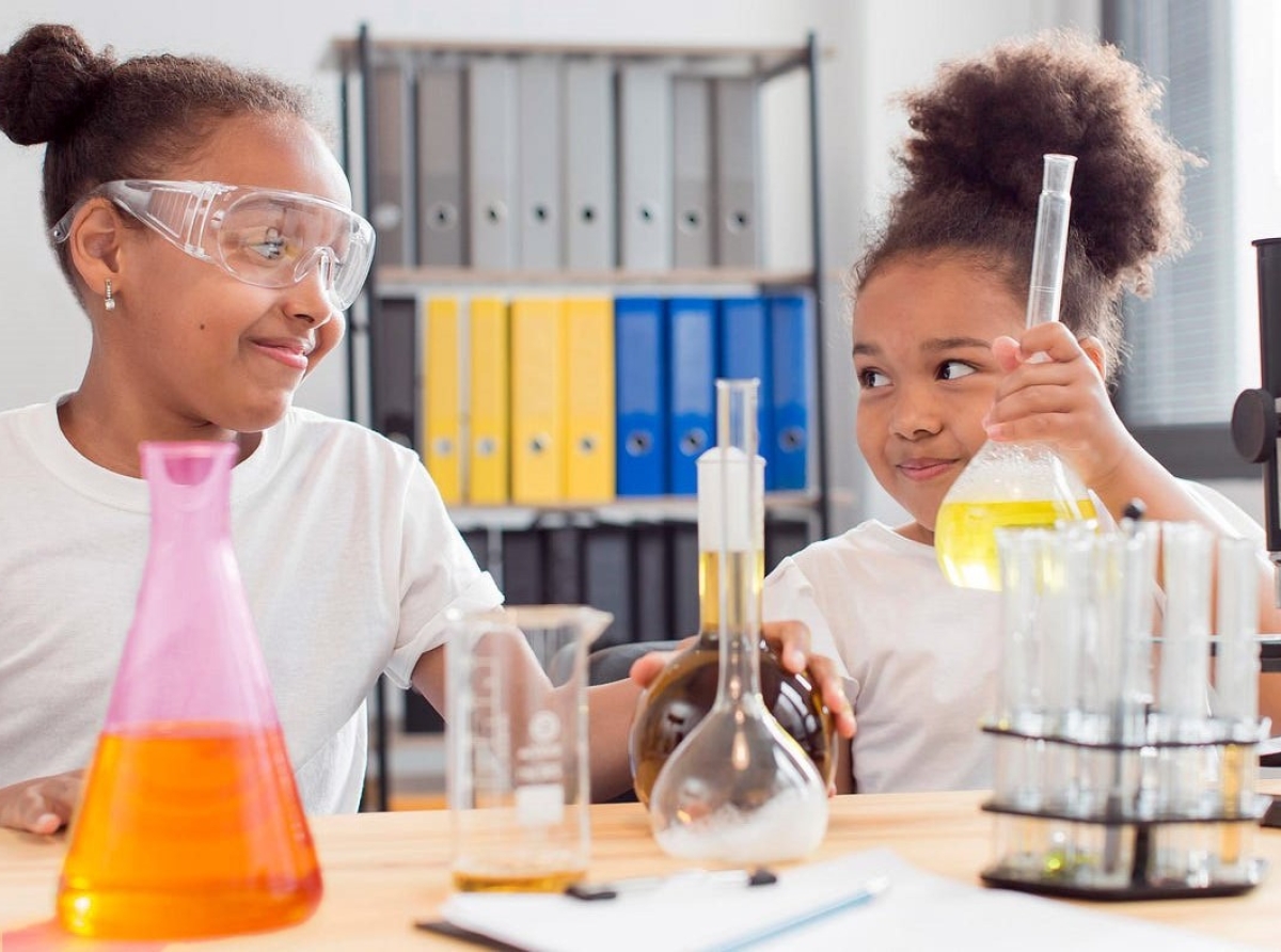 Fundacion Centro Famia Piedra Plat cu vakantie camp educativo di ‘Educacion STEAM’