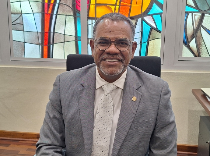Otmar Oduber no mag di participa den ningun reunion internacional bao di e capa di Parlamento di Aruba