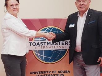 University of Aruba Toastmasters Club a tene su ceremonia oficial di instalacion di e miembronan ehecutivo