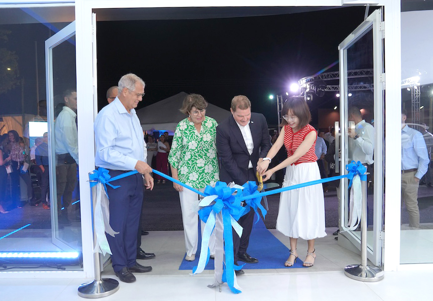 Showroom nobo di autonan BYD a habri na Tanki Leendert