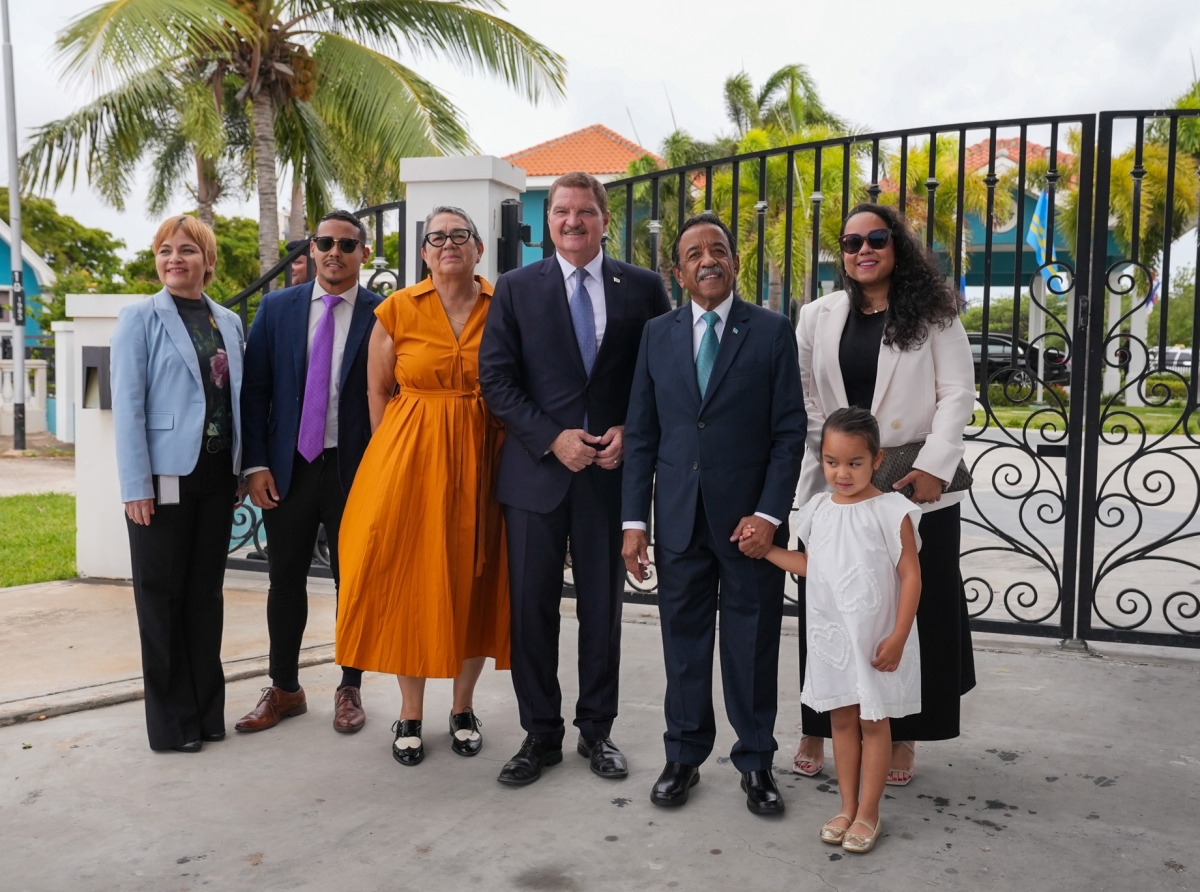 Rene ‘Baba’ Herde a huramenta como Ministro