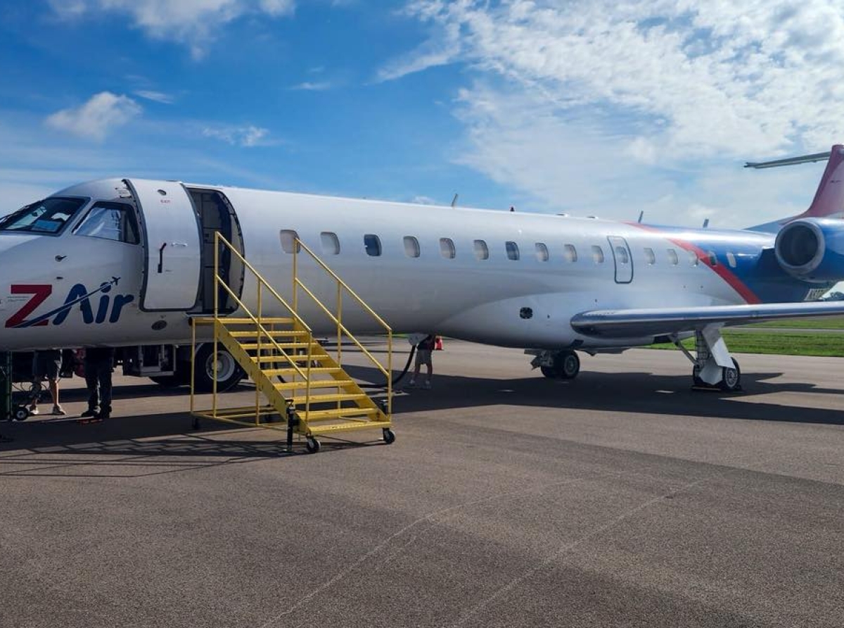 Aerolinea regional Z Air ta hayando un otro avion mas
