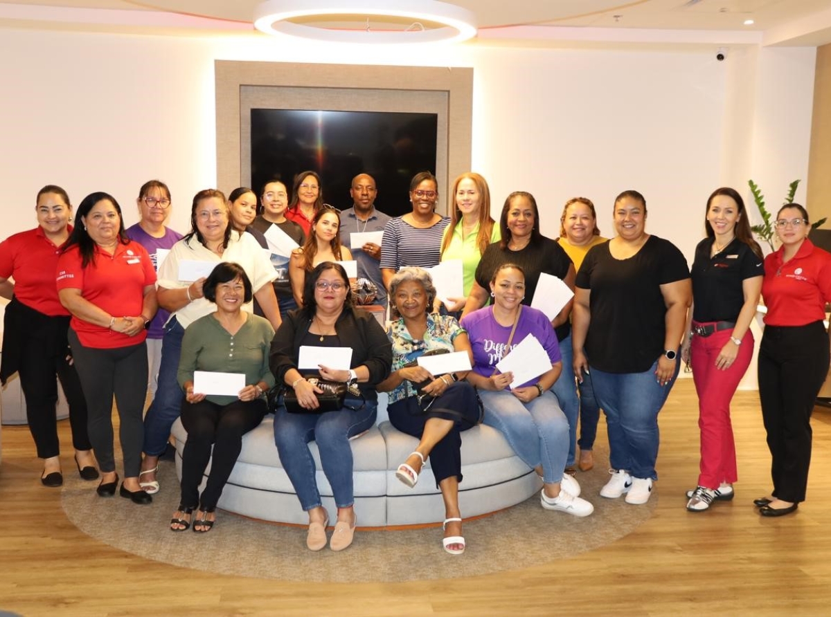 Wind Creek Aruba ta regala 210 alumno un bon comienso di e aña escolar nobo