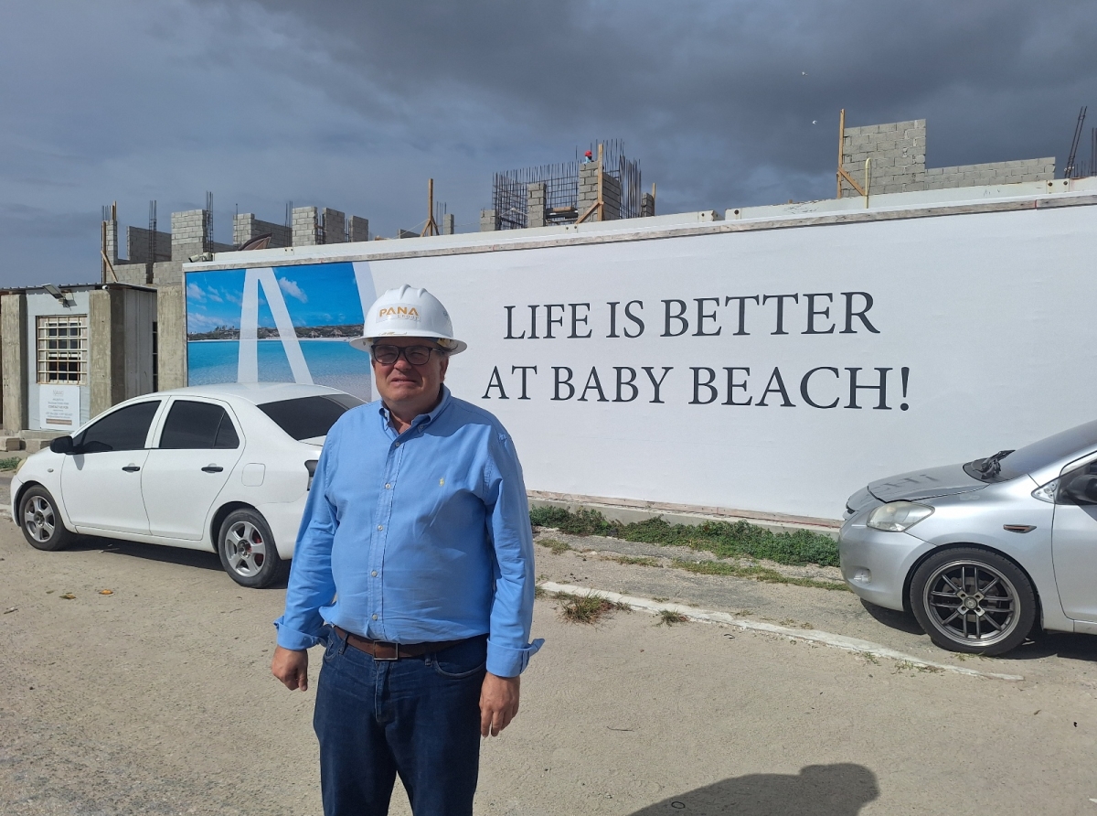 Si tur cos cana bon Nanki Condos at Baby Beach ta keda cla pa fin di otro aña