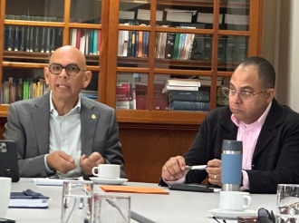 Parlamento no por keda man cruza den proceso na un Rijkswet