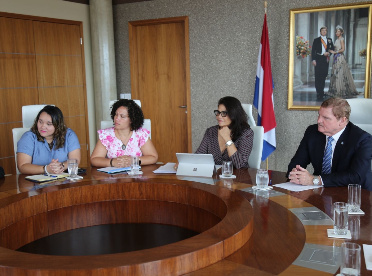 Gobierno a reuni cu Asociacion di Consulnan na Aruba