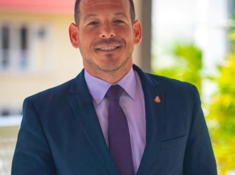 Minister Wever ta indica cu prijs no ta subi mientras e realidad pa nos tur ta otro