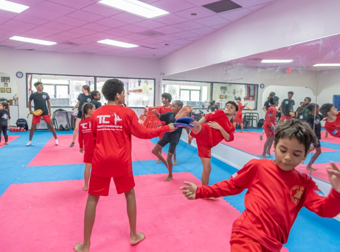 Atletanan di Taekwondo Team Aruba a entrena cu Champions Martial Arts y Peak Performance na Miami
