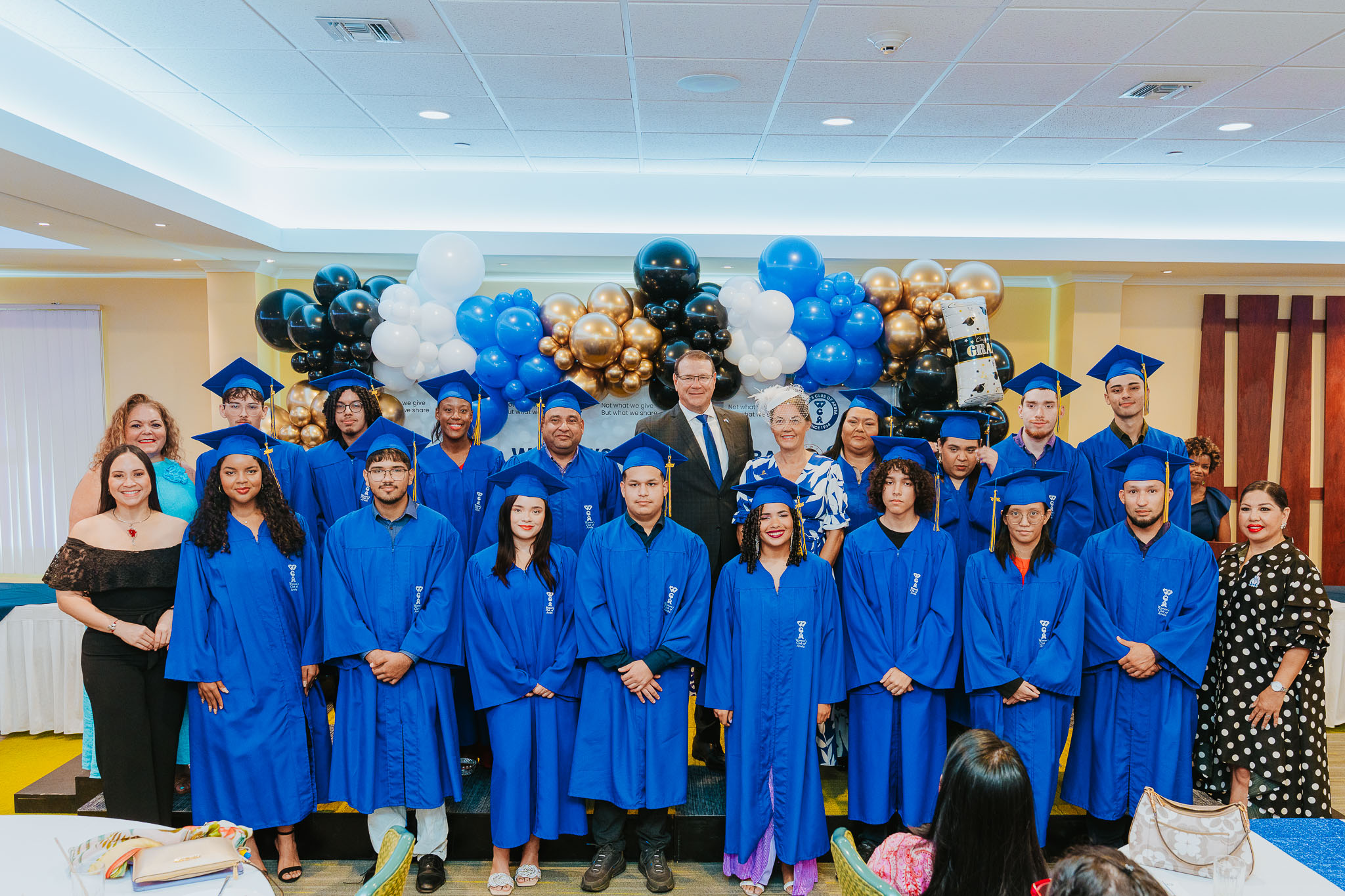 Graduadonan honra na “Best Student Award Event 2025” di Women’s Club of Aruba