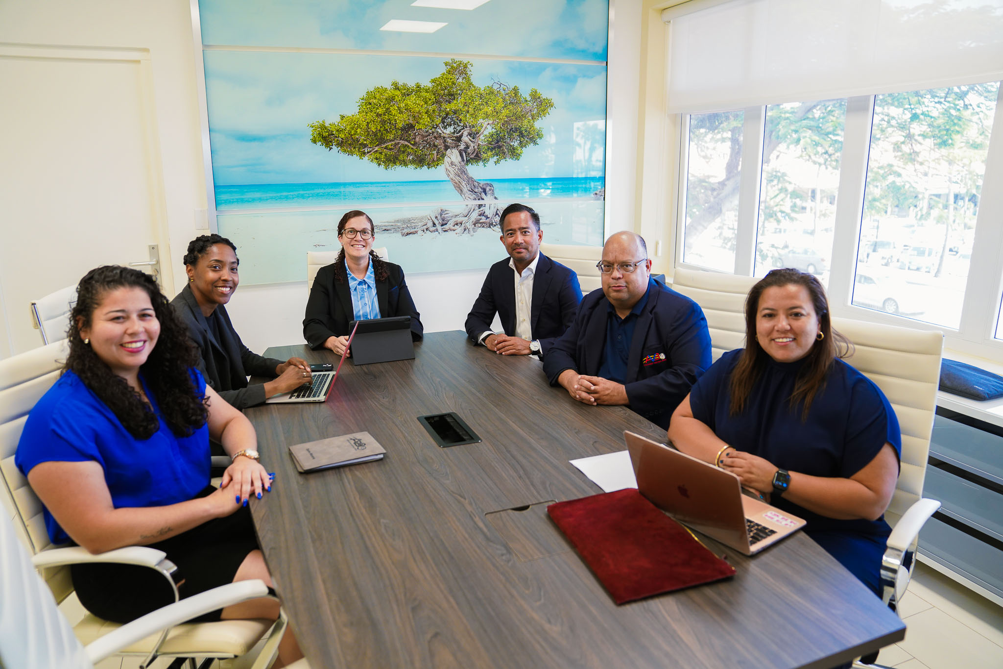 Ministerio di Deporte a reuni cu FIFA y AVB pa avansa proyecto ‘FIFA Arena’ na Aruba