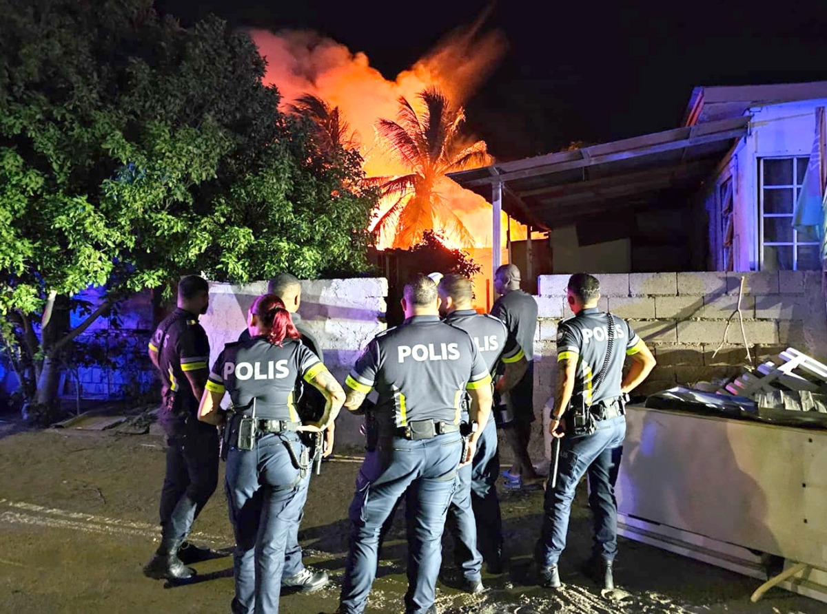 Candela feroz na Madiki a costa bida di un habitante femenino