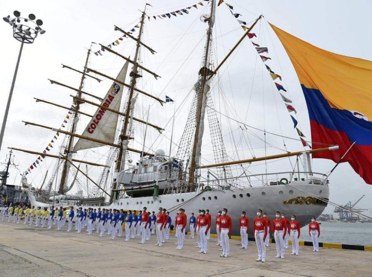 Diadomingo awor Buque Gloria di Colombia lo ta na Aruba