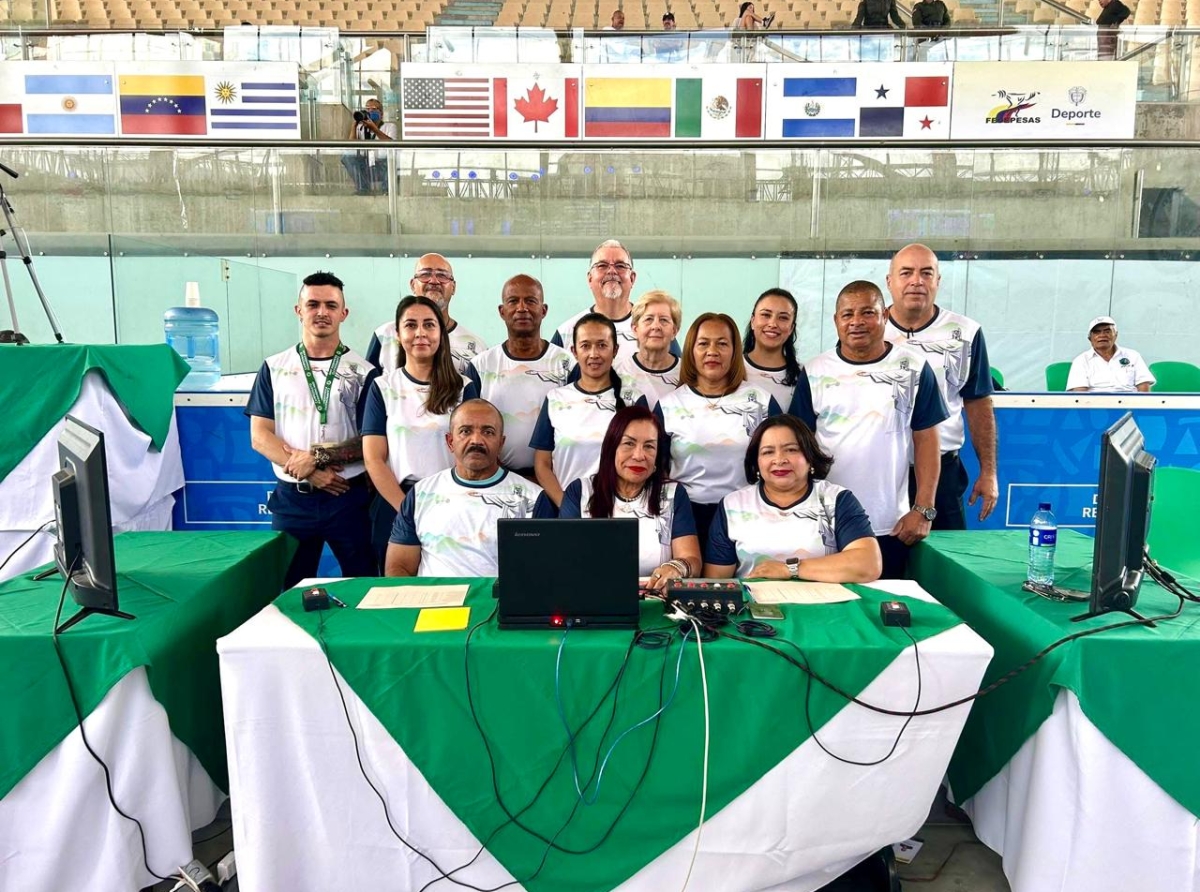 Hugo Themen a fungi como referee den Campeonato Panamericano na Colombia