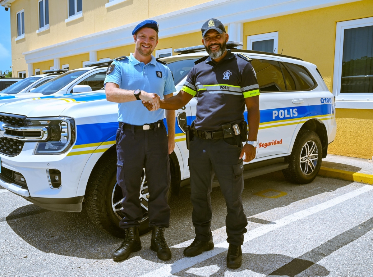 Cuerpo di Polis a despedi di Harro Damstra